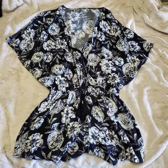 Vera Bradley Romper-oversized Small - Picture 2 of 9